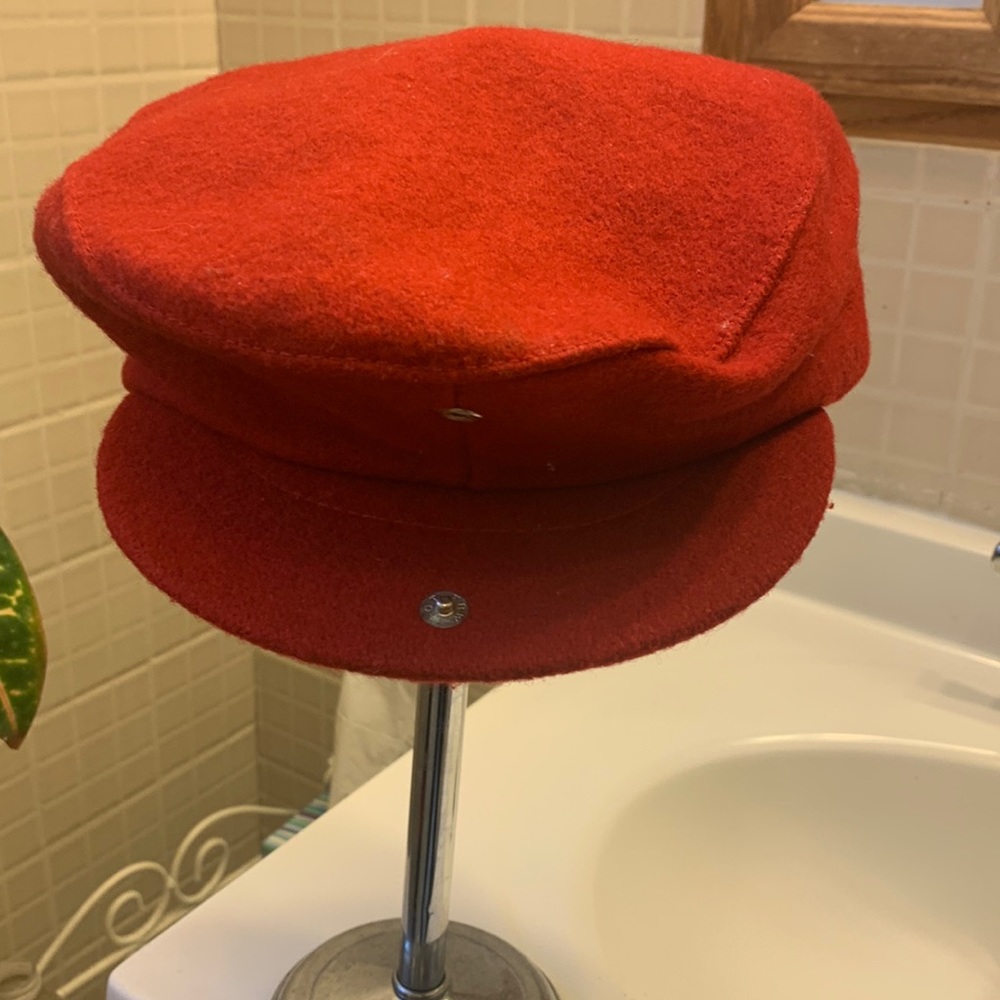 Red cap Churchill ltd.